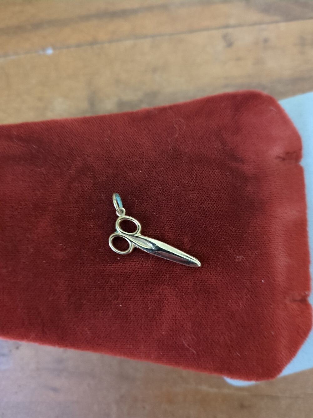 Vintage Gold Tone Scissors Charm